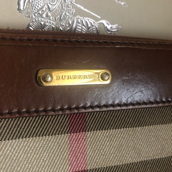 Burberry Zip Around Wallet w/ Box & Dust Bag - Picture 4 of 16